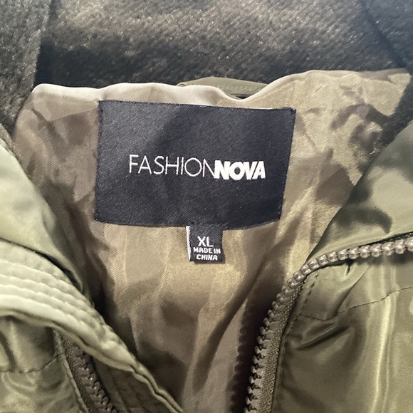 New Olive Puffer jacket - Picture 3 of 3